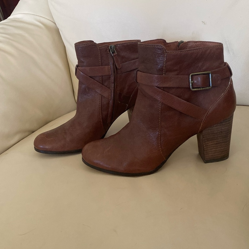 Sell heel brown/ red Cole Haan size 9